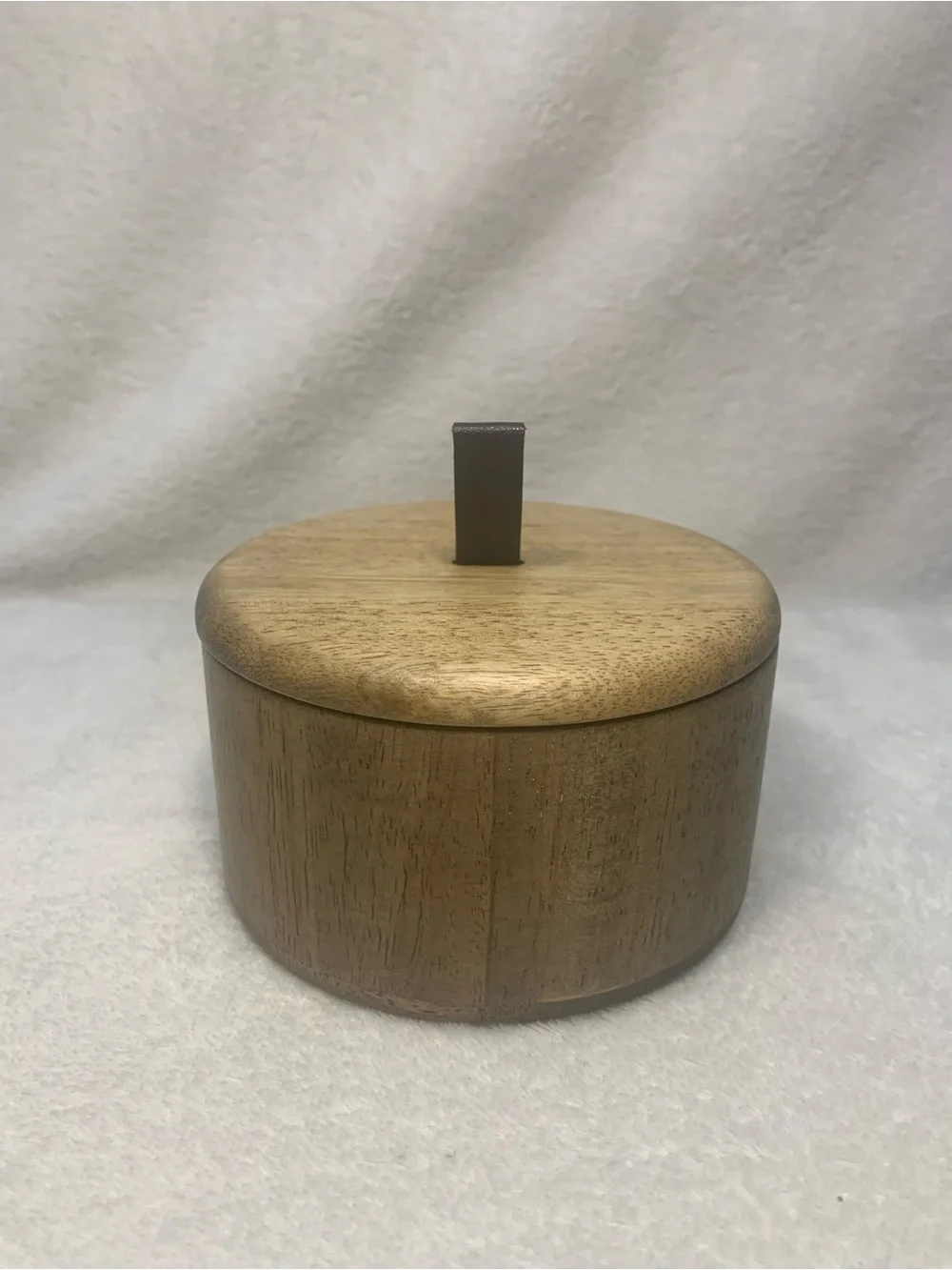Round Wooden Grain Trinket Box with Lid and Leather Pull